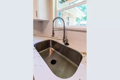 4311 Fallen Oaks Drive, Houston, TX 77091 - Photo 10