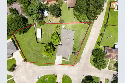 107 Cliffbrook Lane, Cleveland, TX 77327 - Photo 2