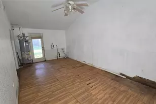 1509 N Ave S, Freeport, TX 77541 - Photo 18