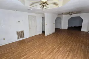 1509 N Ave S, Freeport, TX 77541 - Photo 10