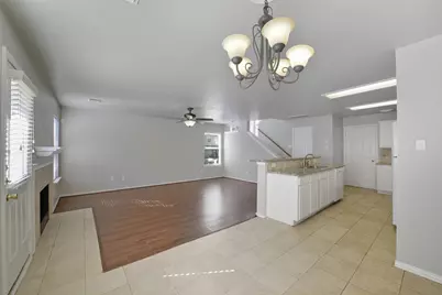 79 N Walden Elms Circle, The Woodlands, TX 77382 - Photo 18