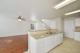 79 N Walden Elms Cir, The Woodlands, TX 77382 - Photo 10