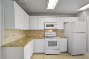 79 N Walden Elms Cir, The Woodlands, TX 77382 - Photo 12