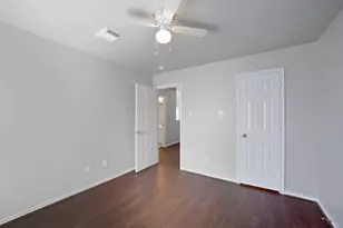 79 N Walden Elms Cir, The Woodlands, TX 77382 - Photo 32