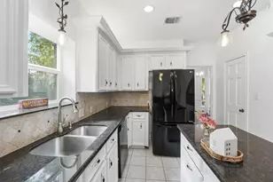 29 Tanager Trail, The Woodlands, TX 77381 - Photo 8