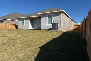 15671 Honey Cv Dr, Conroe, TX 77303 - Photo 2