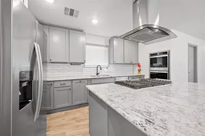 10011 Cliffwood Drive, Houston, TX 77035 - Photo 10