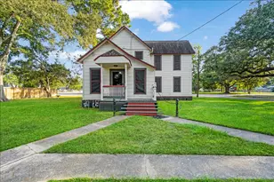 816 W Adoue St, Alvin, TX 77511 - Photo 32