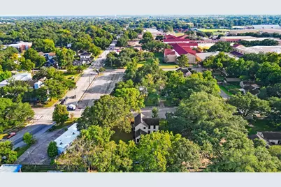 816 W Adoue Street, Alvin, TX 77511 - Photo 36