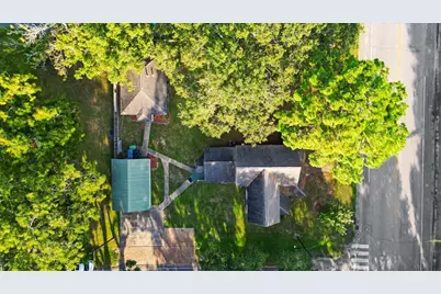 816 W Adoue Street, Alvin, TX 77511 - Photo 6