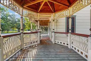 816 W Adoue St, Alvin, TX 77511 - Photo 8