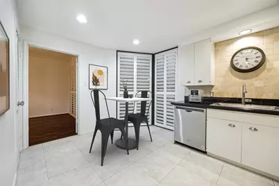 9333 Memorial Drive #301, Houston, TX 77024 - Photo 6