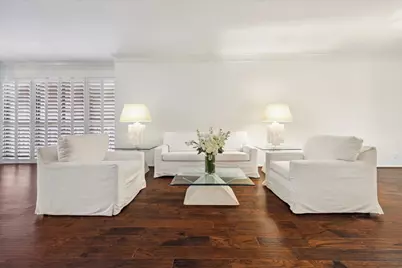 9333 Memorial Drive #301, Houston, TX 77024 - Photo 2