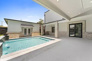 10070 Cedardale Dr, Houston, TX 77055 - Photo 32