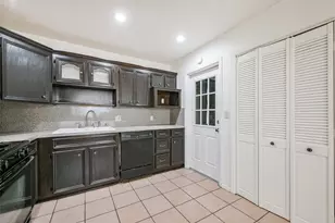 9713 Caffrey St, Houston, TX 77075 - Photo 12