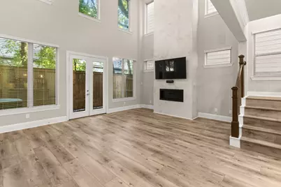 1002 Shepherd Oaks Drive, Houston, TX 77018 - Photo 6