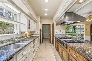 13115 Holston Hills Dr, Houston, TX 77069 - Photo 6