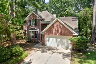 81 S Hidden View Cir, The Woodlands, TX 77381 - Photo 1
