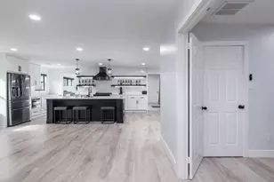 712 Clarence St, Tomball, TX 77375 - Photo 10