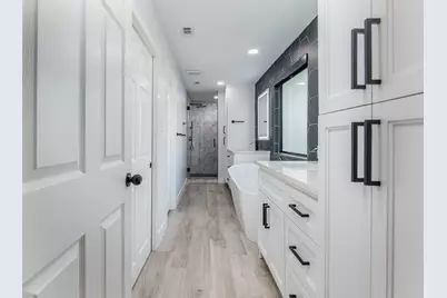 712 Clarence Street, Tomball, TX 77375 - Photo 14