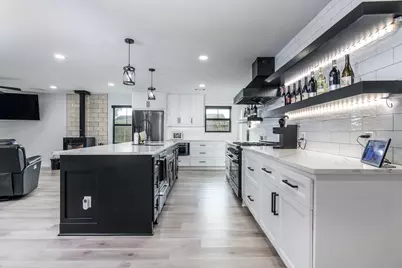 712 Clarence Street, Tomball, TX 77375 - Photo 6