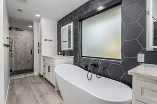 712 Clarence St, Tomball, TX 77375 - Photo 18