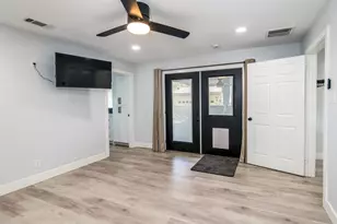 712 Clarence St, Tomball, TX 77375 - Photo 8