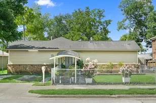 15 E Sterling St, Baytown, TX 77520 - Photo 1