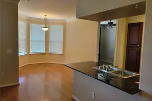 7575 Kirby Dr, Houston, TX 77030 - Photo 6