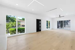 607 Marshall St, Houston, TX 77006 - Photo 8