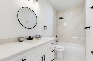 607 Marshall St, Houston, TX 77006 - Photo 20