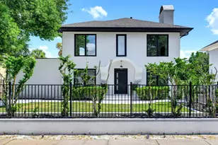 607 Marshall St, Houston, TX 77006 - Photo 2