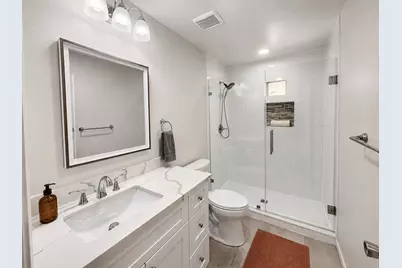 6010 Ridgeway Drive, Houston, TX 77033 - Photo 6