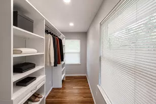6010 Ridgeway Dr, Houston, TX 77033 - Photo 10