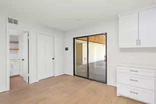 10830 Burgoyne Rd, Houston, TX 77042 - Photo 16