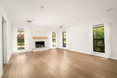 10830 Burgoyne Road, Houston, TX 77042 - Photo 20
