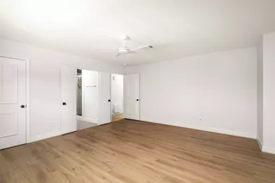 10830 Burgoyne Road, Houston, TX 77042 - Photo 24