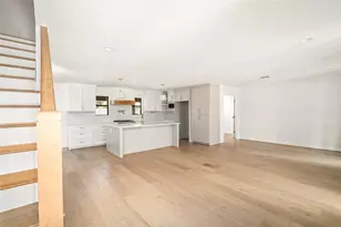 10830 Burgoyne Rd, Houston, TX 77042 - Photo 8