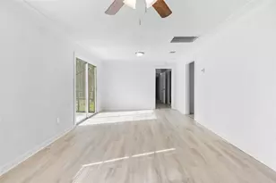 16643 Lake Cir, Conroe, TX 77302 - Photo 14