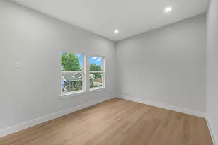 2348 Delafield St, Houston, TX 77023 - Photo 20