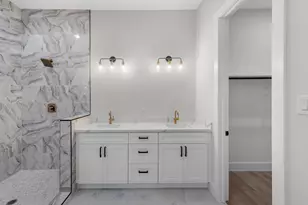 2348 Delafield St, Houston, TX 77023 - Photo 16