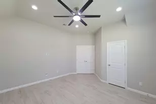 2982 Austin Breeze Ln Ln, League City, TX 77573 - Photo 8