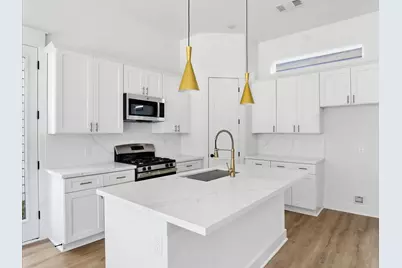 8918 Sunshine Laverne Lane, Houston, TX 77080 - Photo 4