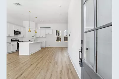 8918 Sunshine Laverne Lane, Houston, TX 77080 - Photo 6