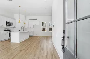 8918 Sunshine Laverne Ln, Houston, TX 77080 - Photo 6