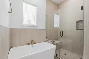 8918 Sunshine Laverne Ln, Houston, TX 77080 - Photo 22