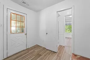 401 Lee Ave, Anahuac, TX 77514 - Photo 20