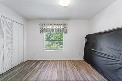 401 Lee Avenue, Anahuac, TX 77514 - Photo 22