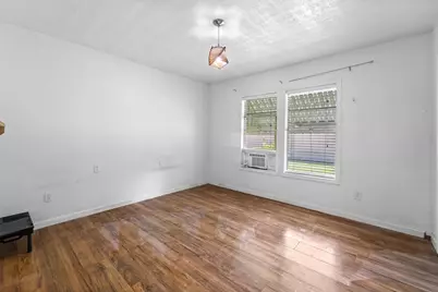 401 Lee Avenue, Anahuac, TX 77514 - Photo 16