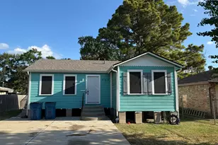 904 Wisconsin St, Houston, TX 77587 - Photo 1